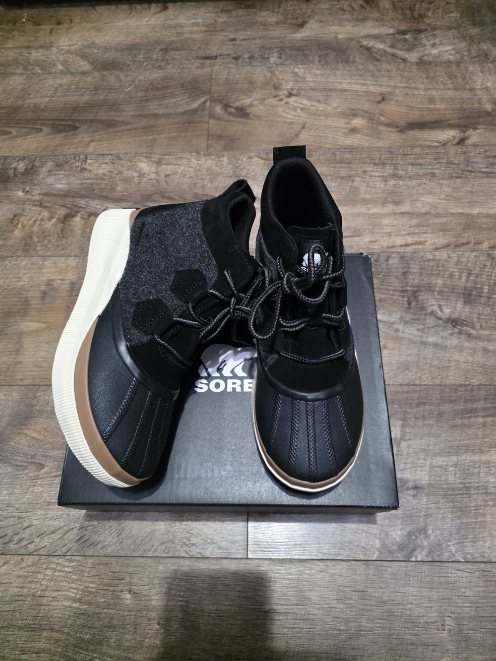 Sorel  Duck Boot Sneakers - Casual Waterproof Style Women 8